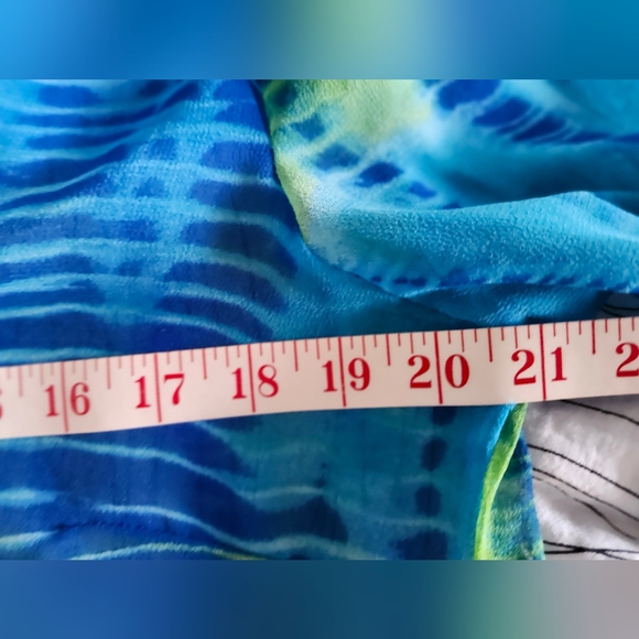 Sheer Tunic - Picture 2 of 3